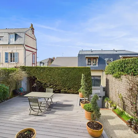 Βίλα Charme Et Jardin , A 200 Metres *
