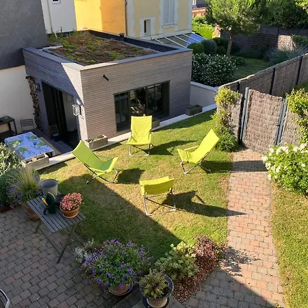 Charme Et Jardin , A 200 Metres