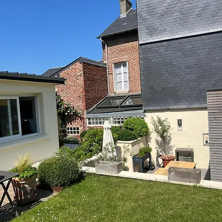 Βίλα Charme Et Jardin , A 200 Metres