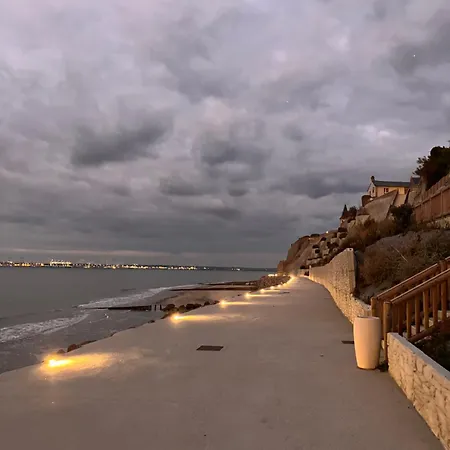 Villa Charme Et Jardin , A 200 Metres *