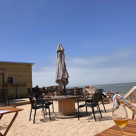 Villa Charme Et Jardin , à 200 Mètres