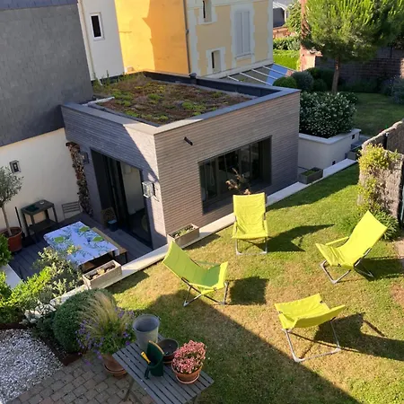 Charme Et Jardin , A 200 Metres