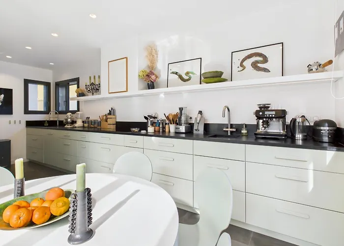 Charme Et Jardin , A 200 Metres Villa