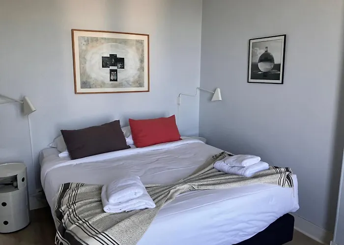 Charme Et Jardin , A 200 Metres *