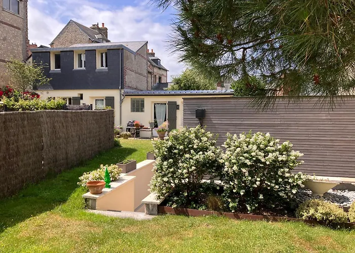 Charme Et Jardin , A 200 Metres Villa Villerville