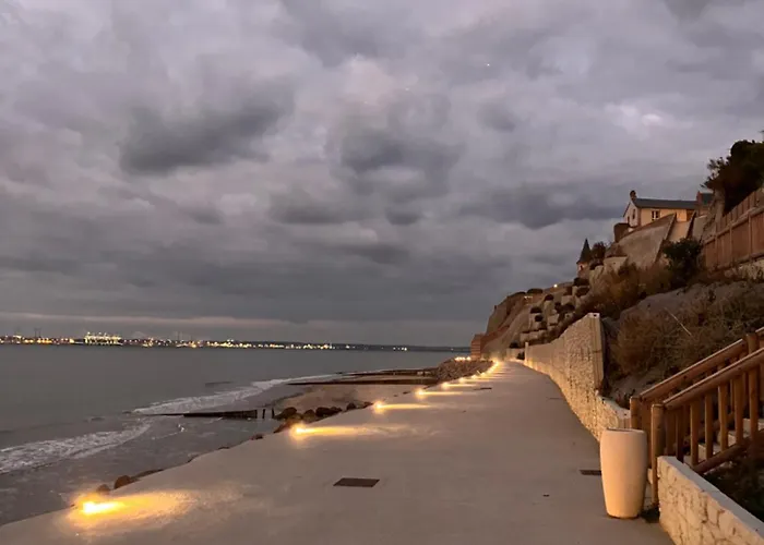 Villa Charme Et Jardin , A 200 Metres *